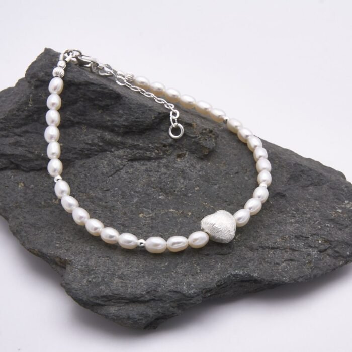 Freshwater Pearl and Brushed Sterling Silver Heart Bracelet Freshwater Pearl and Brushed Sterling Silver Heart Bracelet