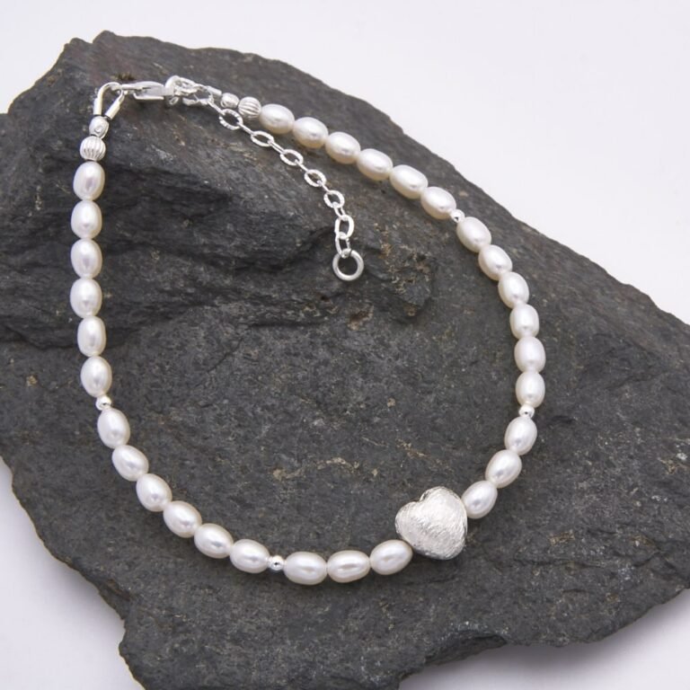 Freshwater Pearl and Brushed Sterling Silver Heart Bracelet Freshwater Pearl and Brushed Sterling Silver Heart Bracelet