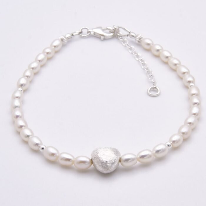 Freshwater Pearl and Brushed Sterling Silver Heart Bracelet Freshwater Pearl and Brushed Sterling Silver Heart Bracelet