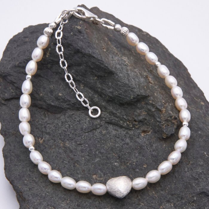 Freshwater Pearl and Brushed Sterling Silver Heart Bracelet Freshwater Pearl and Brushed Sterling Silver Heart Bracelet